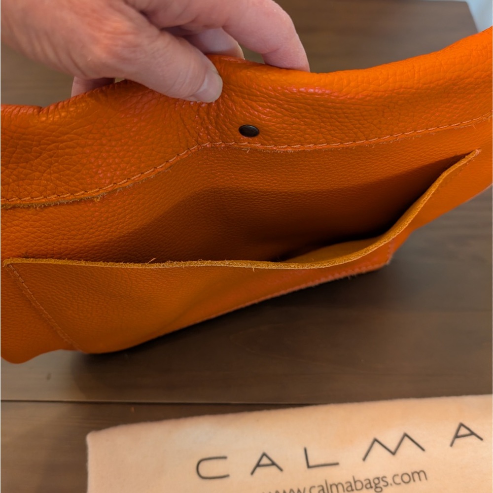 Leather Hand Bag from Spain Burnt Orange pebbled texture handmade in Spain - Picture 4 of 6
